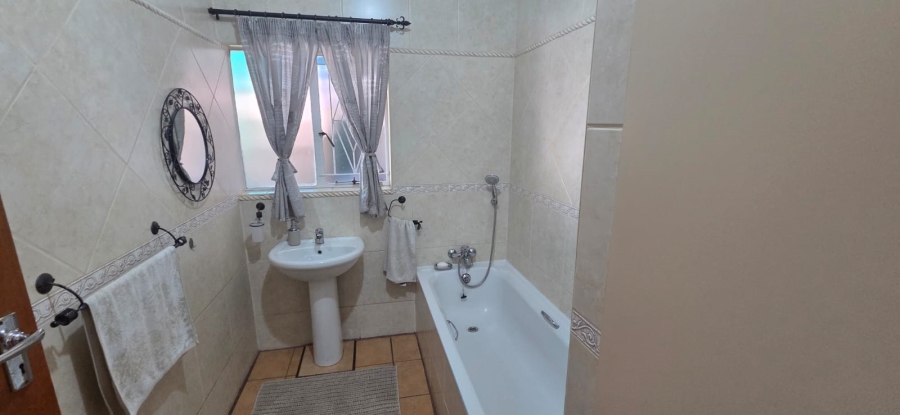 4 Bedroom Property for Sale in Hadison Park Northern Cape